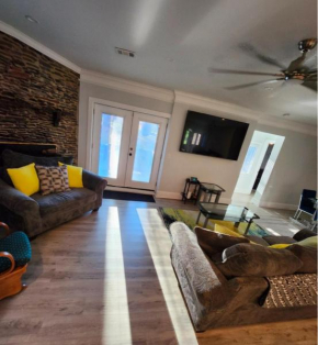 Beautiful Private 4-bedroom home on 2 acres